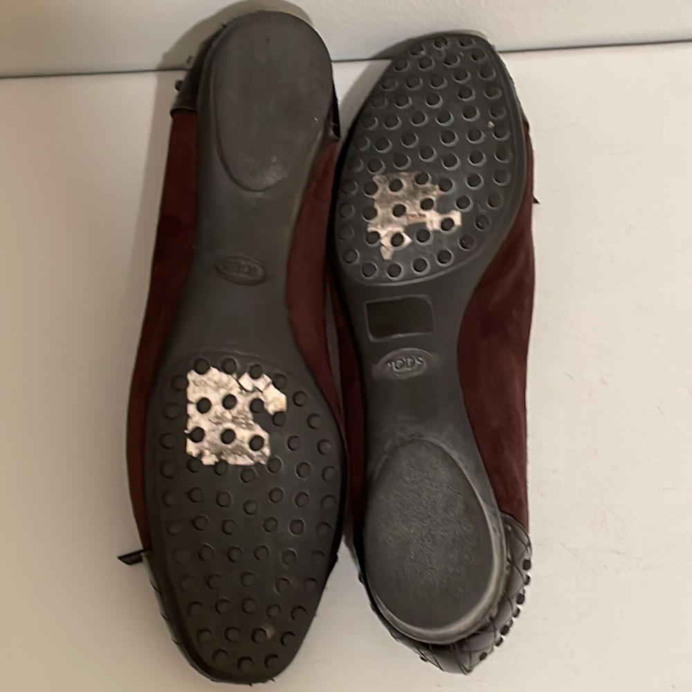 TOD’S - LEATHER AND SUEDE BALLERINA FLATS - Picture 8 of 14